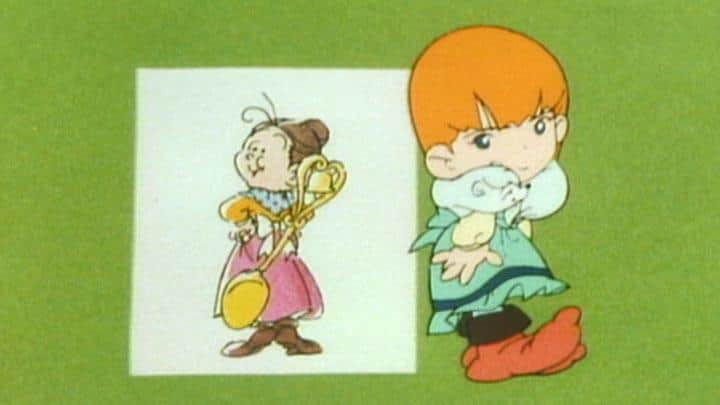 Chatons dans la forêt de pommiers : mélodies relaxantes et attrait visuel 